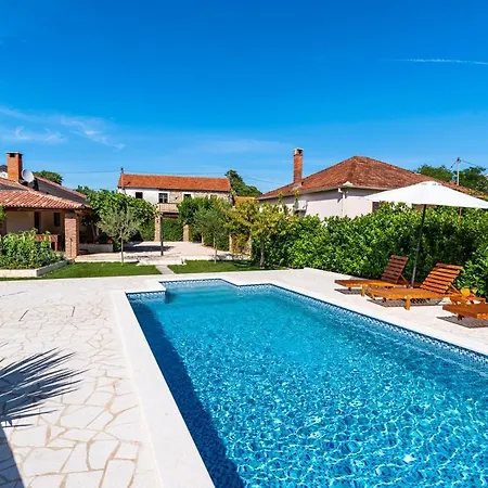 Poolincluded Dalmatia Ferienhaus *