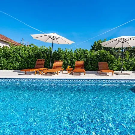 Poolincluded Dalmatia *