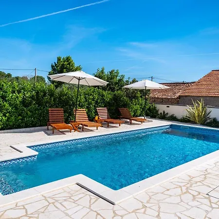 Poolincluded Dalmatia Ferienhaus