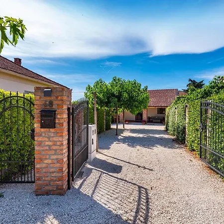Poolincluded Dalmatia